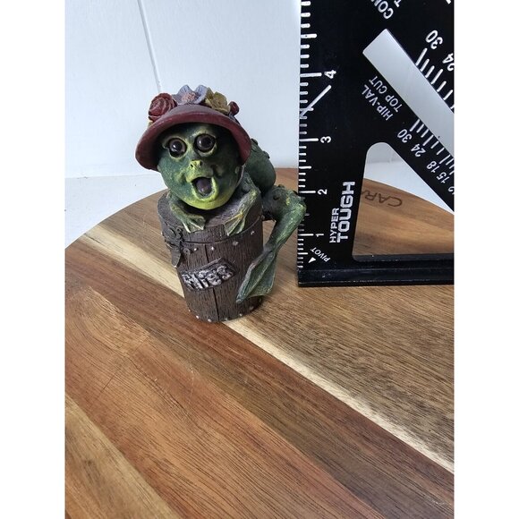 Vintage 90s Pete Apsit Frog in Bonnet sitting on a bucket of flies See Pics - Picture 7 of 9